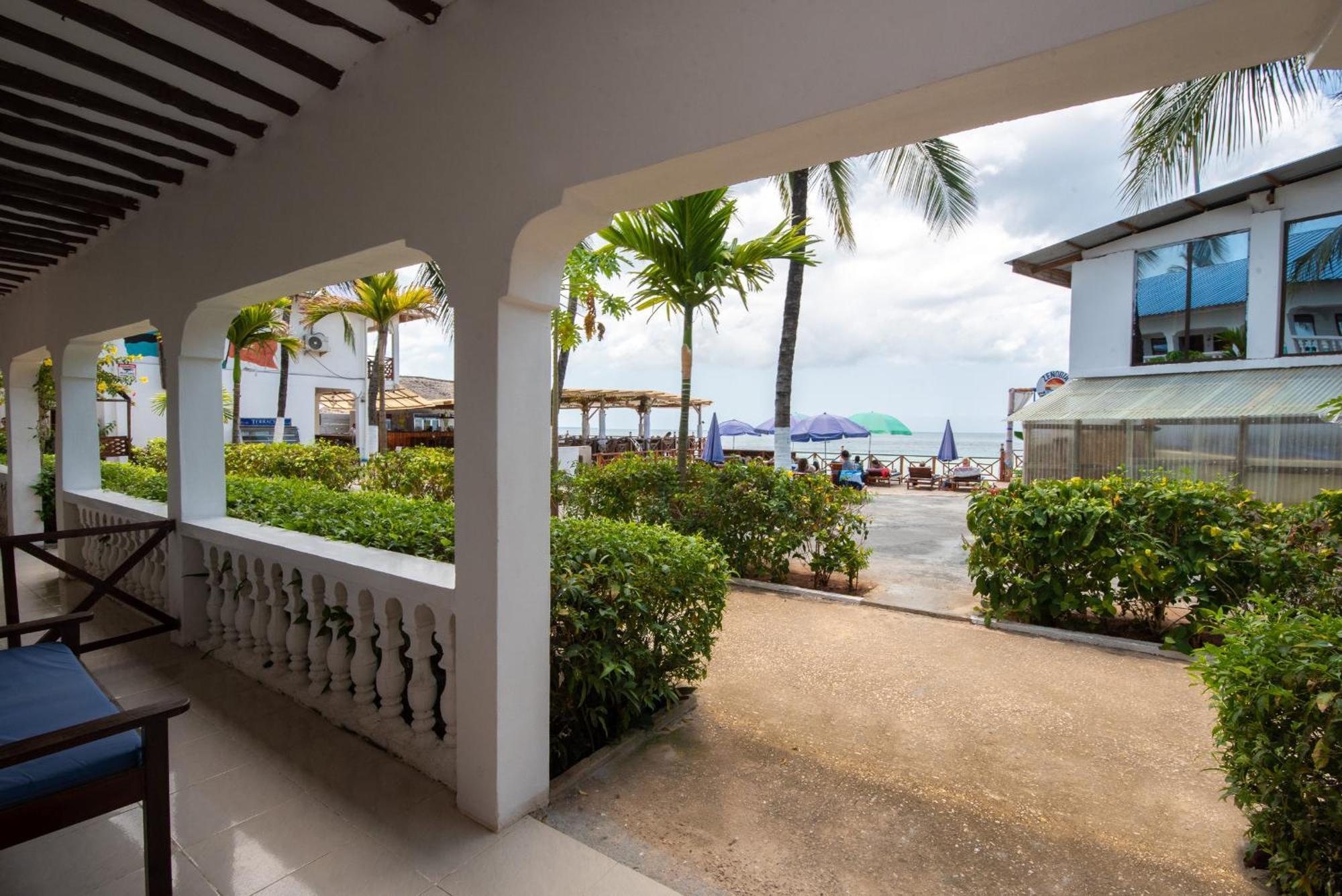 Zenobia Beach Resort Nungwi Quarto foto